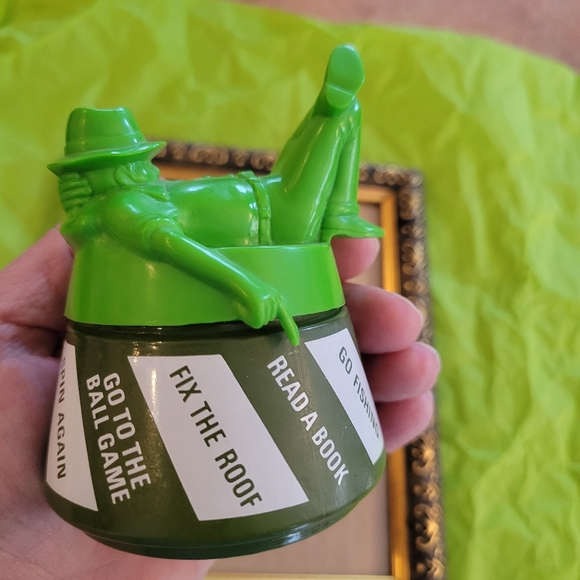 Cute & Kitschy Vintage Avon Man's Decision Maker Decanter ~ FINAL PRICE! - Picture 6 of 13